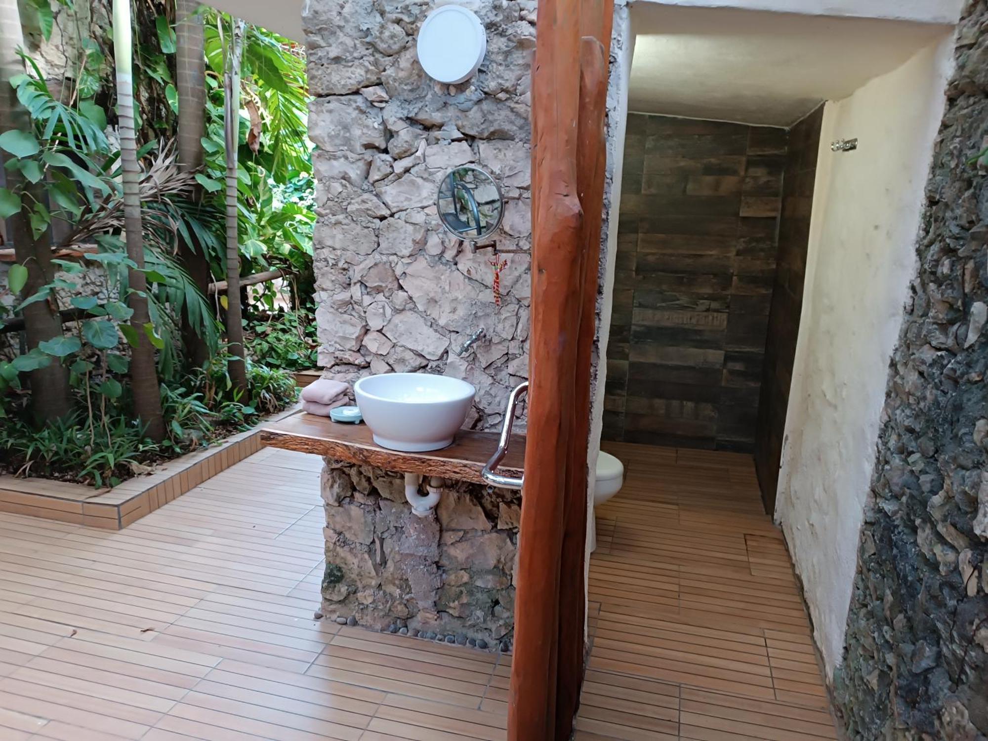 Jungle Aeropuerto Homestay *